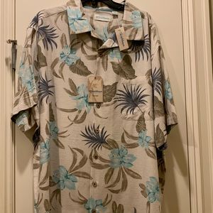 Roundtree & yorke Hawaiian shirt